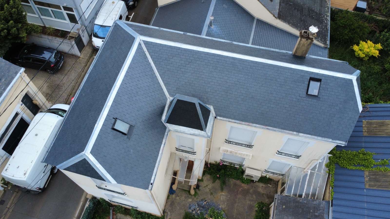 Couverture ardoises vue aérienne